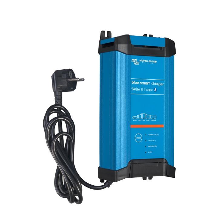 Blue Smart IP22 charger - 12/24 Volts