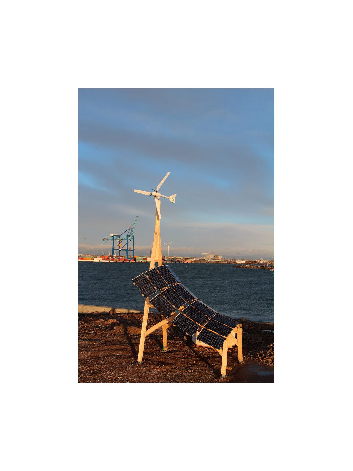 Girafe 2.0 centrale éolienne et solaire hybride InnoVentum