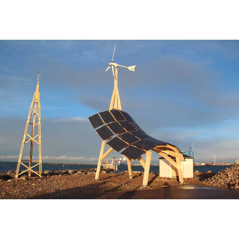 Giraffe 2.0 innoVentum Hybrid Wind and Solar Power Plant