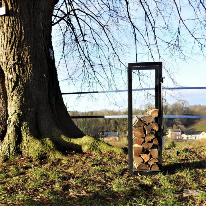 Holzscheitaufbewahrung "Bpyôkki"