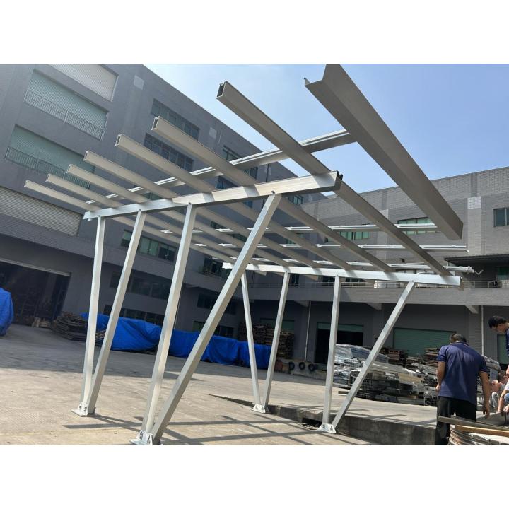 Solar-Carport aus Aluminium mit 15 Modulen