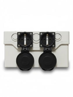 Single-phase 230V 32A changeover switch with socket