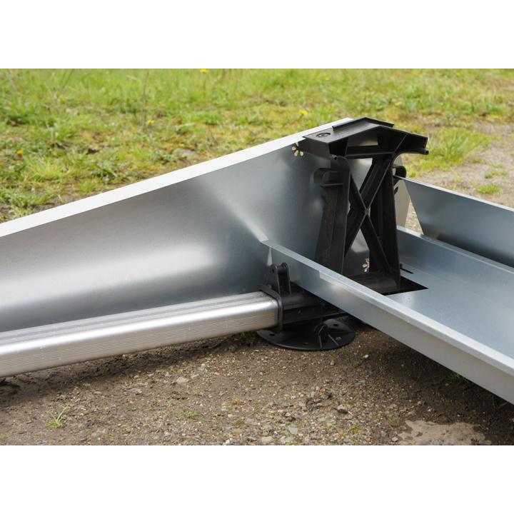 Ballast contain for FlatFix racking system