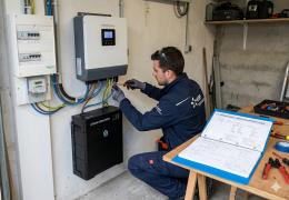 Raccordement batterie Enedis 2026 : démarches, Consuel, dossier